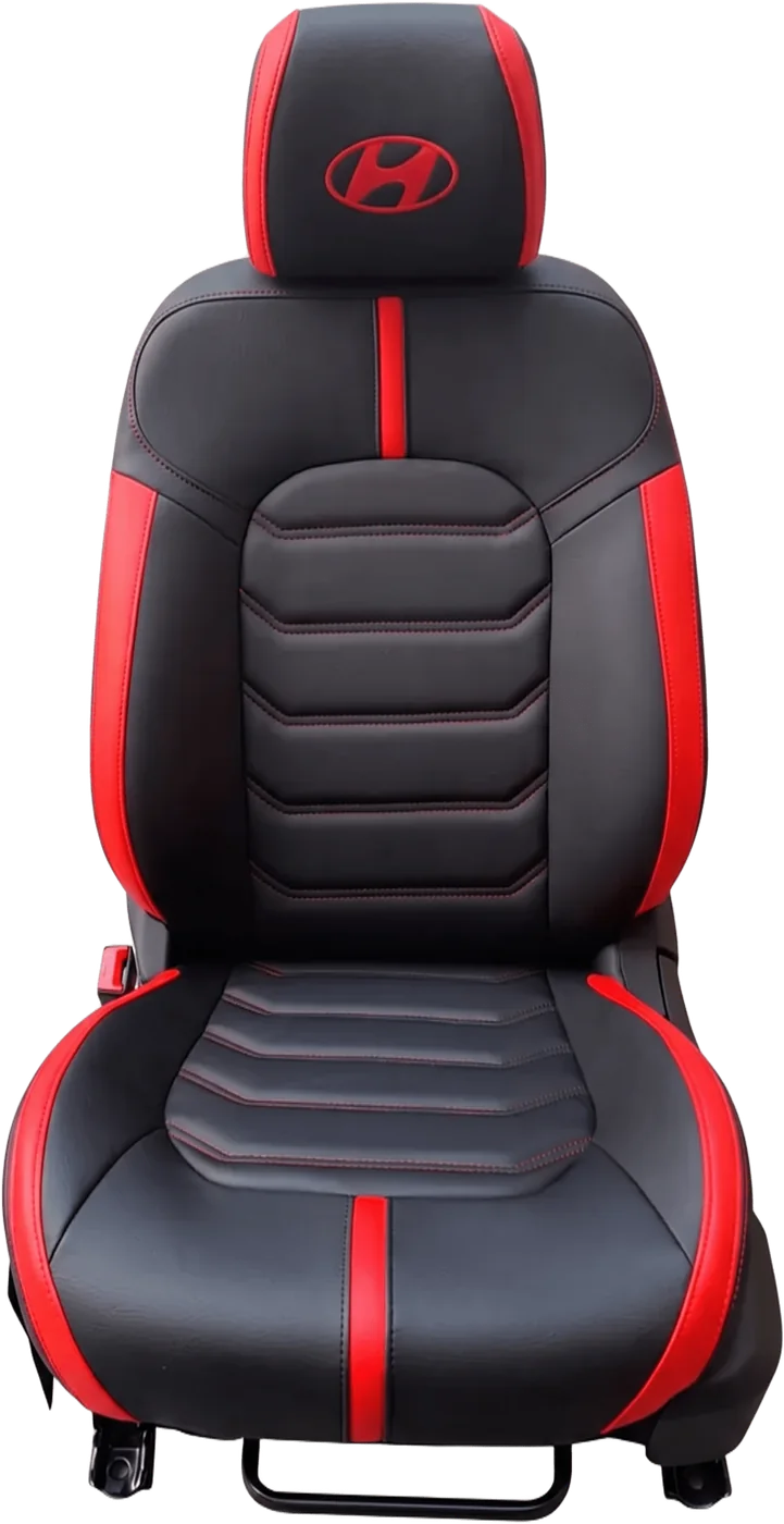 Funda de asiento negra con franjas rojas a los lados y el logo Hyundai bordado en rojo en el apoyacabezas.